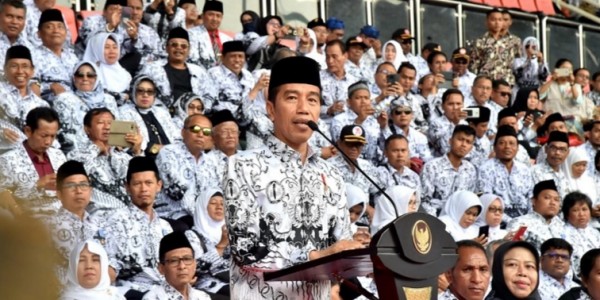 Jokowi: Tidak Ada Gunanya Berilmu Tinggi Kalau Mental Tidak Sehat