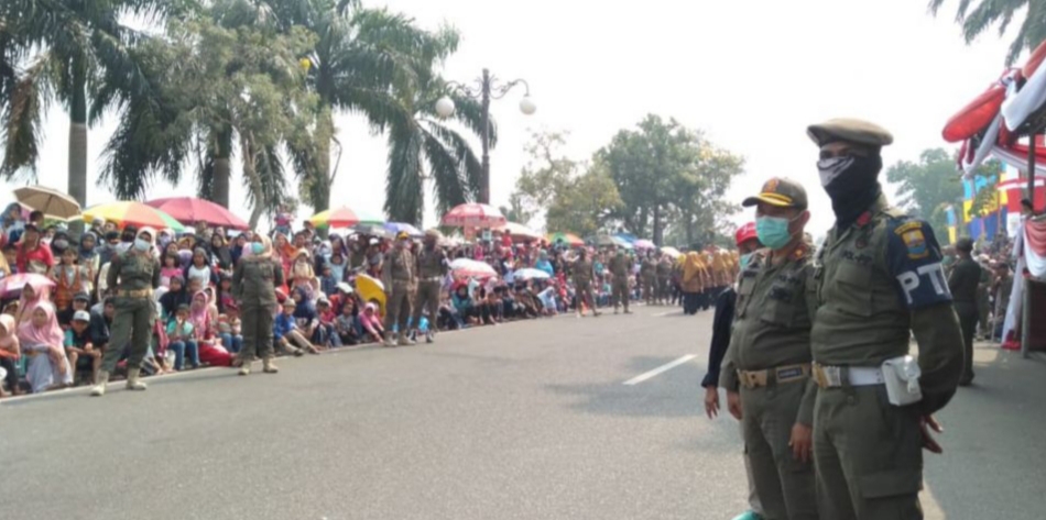 Warga Jambi Antusias Saksikan Pawai Pembangunan