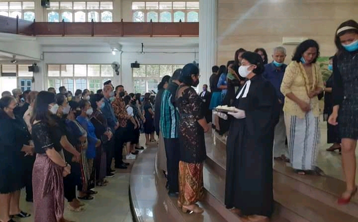 Jemaat HKBP Jambi Khidmat Jalani Ibadah Jumat Agung