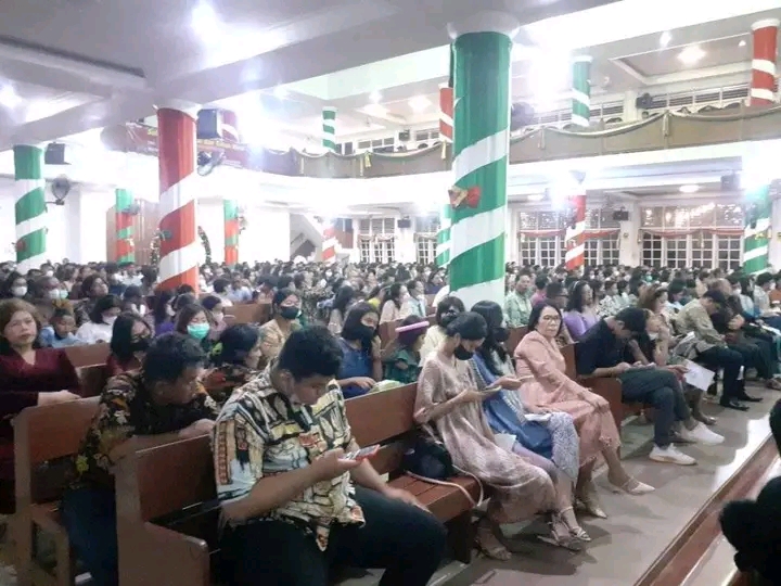 Jemaat Gereja HKBP Jambi Ikuti Kebaktian Malam Ujung Tahun