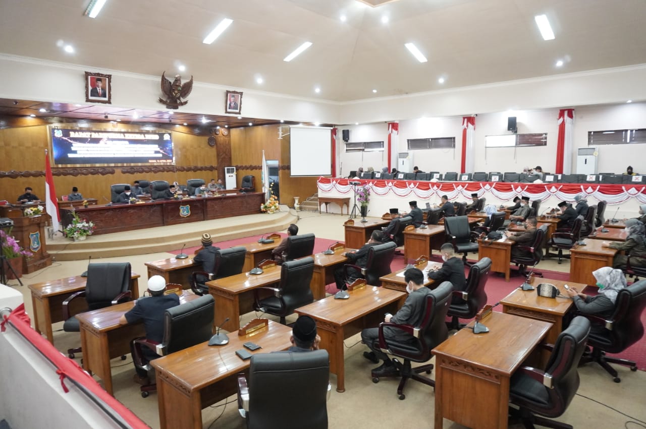 DPRD Tanjab Barat Gelar Rapat Paripurna Ketiga Tanggapan Bupati Atas LKPJ dan Pembentukan Pansus