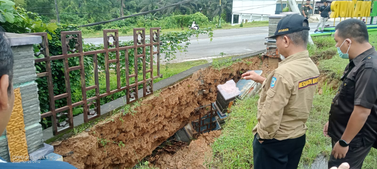 H Mashuri Pantau Empat Titik Longsor