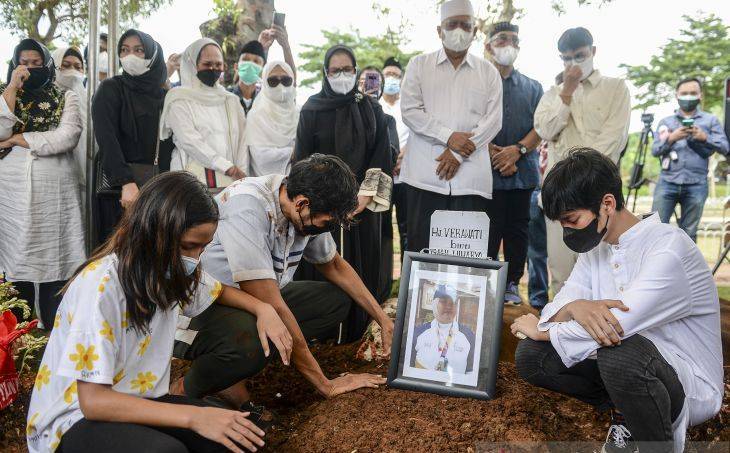 Presiden Jokowi Sampaikan Duka Cita Atas Meninggalnya Legenda Bulutangkis Verawaty Fajrin