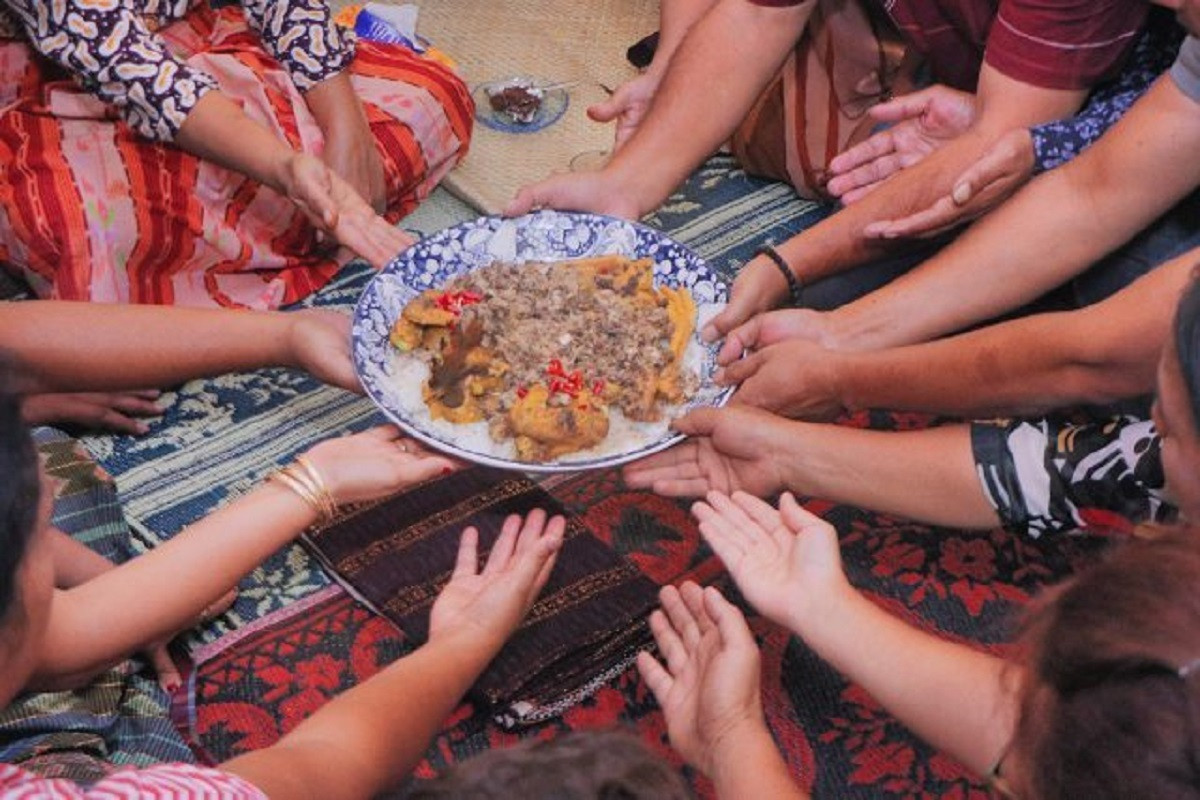 Dayok Nabinatur, Makanan Adat Simalungun, Teratur Berisi Petuah