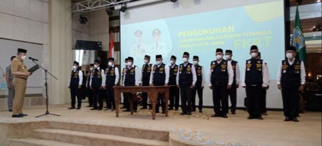 Fasha Kukuhkan Forum RT Kota Jambi