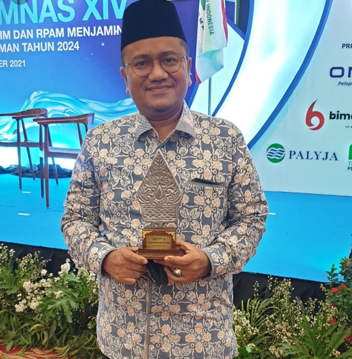 Air Bersih Mengalir Ke Penjuru Kota, Wawako Maulana Terima Perpamsi Award 2021