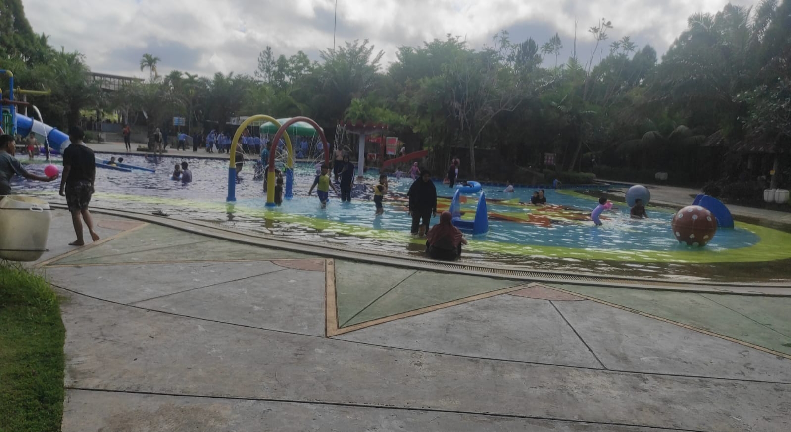 Liburan di Waterpark Citra raya Jambi