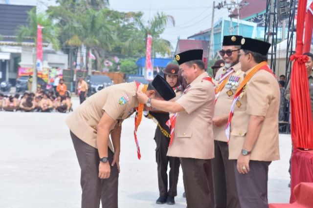 Apel Puncak Peringatan Hari Pramuka Ke 62 Tingkat Kwarda Jambi Tahun 2023, Fadhil terima penghargaan