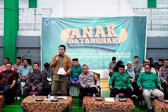 Pjs. Bupati Batanghari, M. Arif Budiman menghadiri acara Sarasehan Pelajar SLTA Kabupaten Batanghari