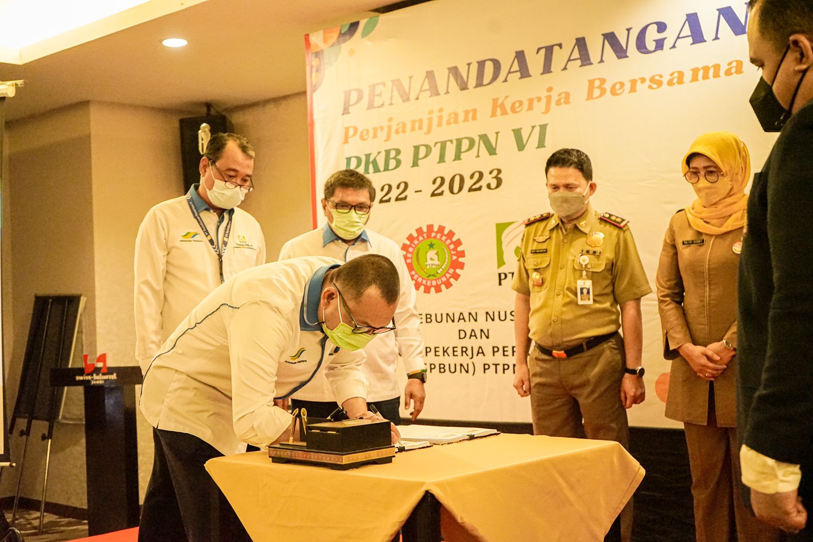 Perjanjian Kerja Bersama Manajemen Dan SPBUN PTPN VI 2022-2023, Penandatanganan PKB Antara PTPN VI Dan SPBUN