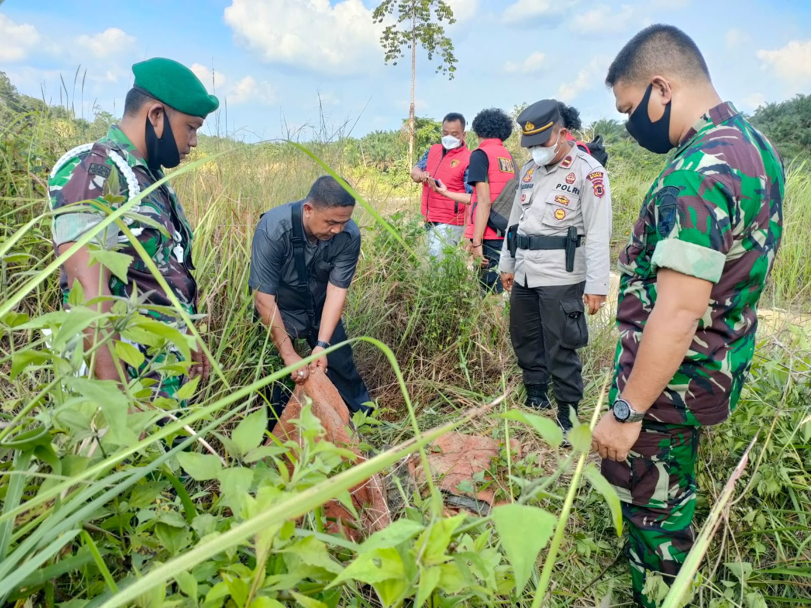 Peralatan Dompeng Dibakar Tim Gabungan 