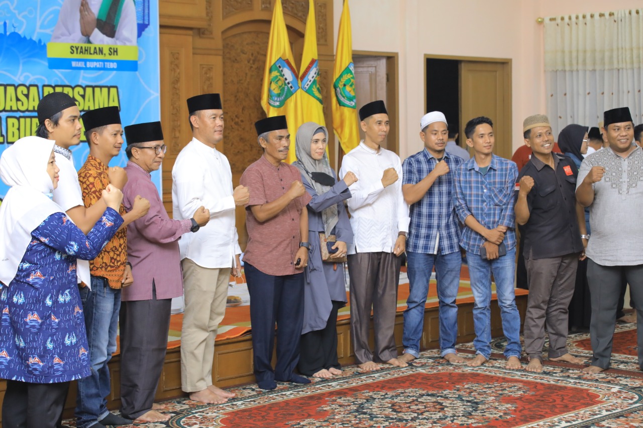 Bupati Tebo Silaturahmi Dan Buka Puasa Dengan OKP Dan Insan Pers