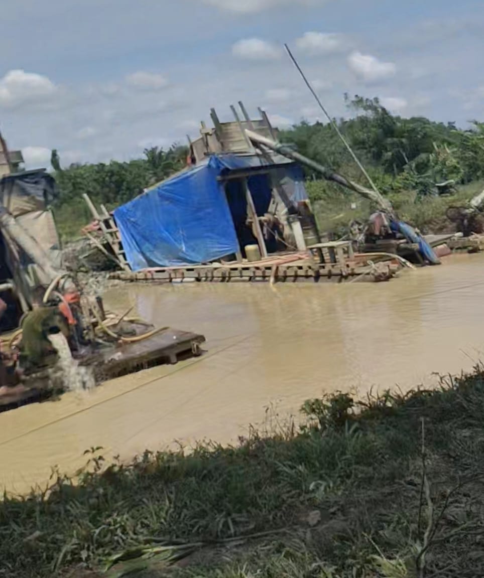 Puluhan Set Dompeng  PETI Hancurkan Cetak Sawah Baru Dam Sesah