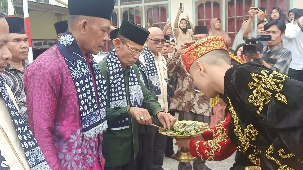 Adat Depati Gayur Tersohor Selalu Diperingati