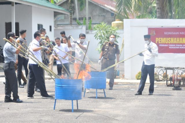 Sekda Batang Hari hadiri pemusnahan Barang Bukti Kejaksaan Negeri