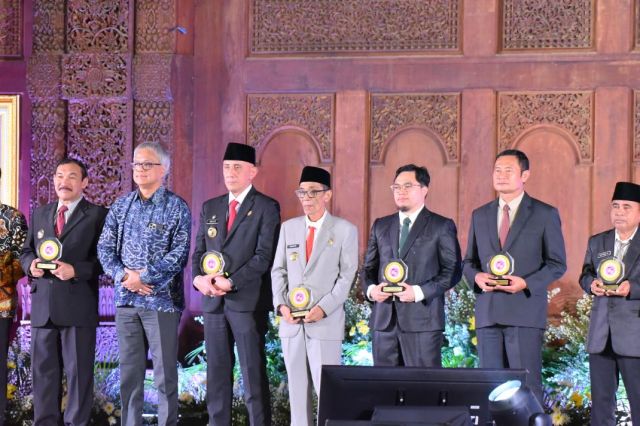 Berhasil tekan Stunting, Pemkab Batang Hari terima Apresiasi 15 Kabupaten/Kota kategori penurunan Prefalensi stunting tertinggi Tahun 2023