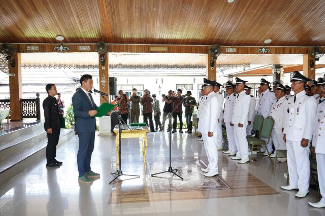 Bupati Mhd. Fadhil Arief lantik dan kukuhkan Kepala Desa penyesuaian masa jabatan