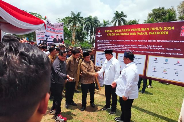 Naskah Deklarasi Kampanye Damai di Bacakan pasangan Calon Walikota dan Wakil Walikota Secara Serentak