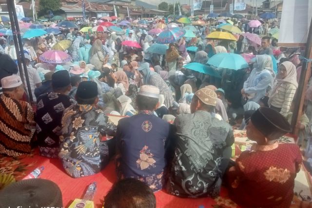 Lebih Kurang 4000 Pendukung Cabup NO.3 MONADI- MURISON,Banjiri Lapangan Siulak Panjang