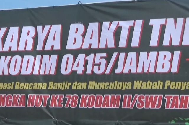 HUT ke 78 Kodam II Sriwijaya, Koramil 415-04 Muara Bulian melakukan kegiatan Karya Bhakti di Pasar Induk Keramat Tinggi M. Bulian