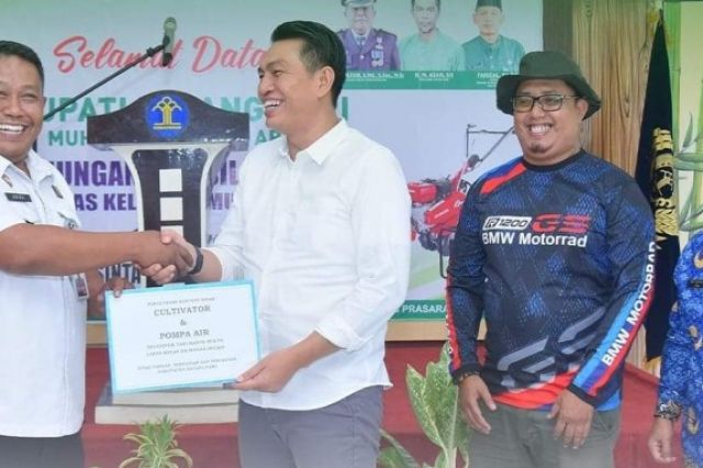 Pemkab Batanghari menyerahkan bantuan alat mesin pertanian ke lapas kelas II B Muara Bulian