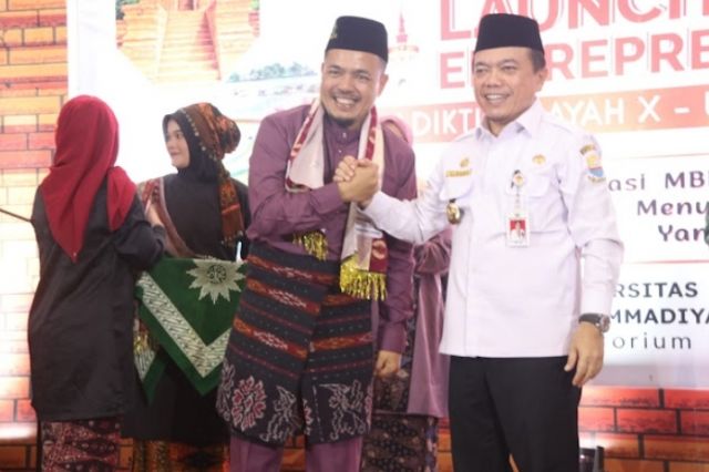 Gubernur Jambi Al Haris Apresiasi Entrepreneurship Award LLDIKTI Universitas Muhammadiyah Jambi