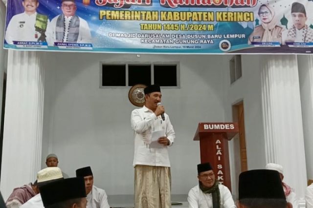 Pj. Bupati Asraf Sampaikan Rencana Pemekaran Kerinci Hilir saSat Gelar Safari Ramadhan di Masjid Al Falah Dusun Baru Lempur