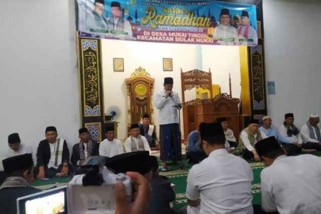 Bupati Kerinci Akhiri Safari Ramadhan 1445 H di Masjid Nurul Iman Mukai Tinggi