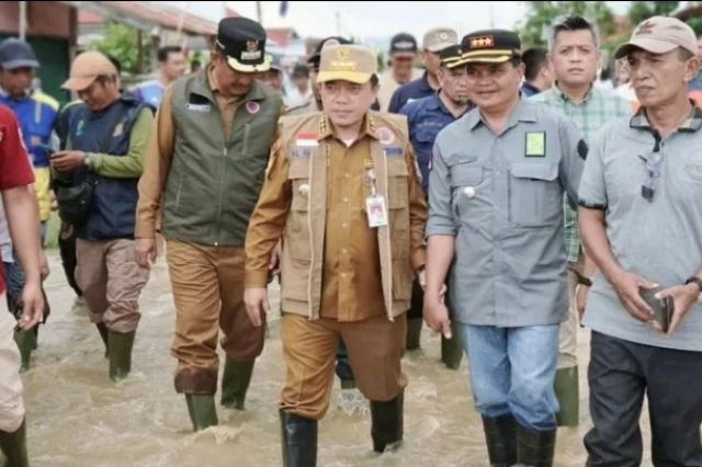 PJ Bupati Kerinci Dampingi Gubernur Jambi Al Haris Tinjau Banjir dan Longsor Kerinci-Sungaipenuh