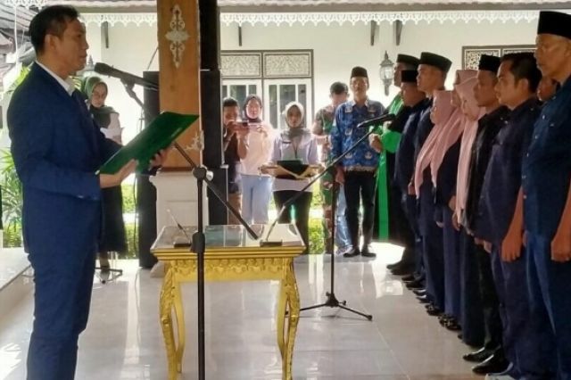 Bupati Batang Hari Pengukuhan Waktu Masa Jabatan Anggota BPD Se-Kabupaten Batang Hari Tahun 2024