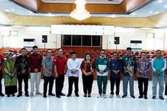 Pjs. Bupati diwakili asisten I setda hadiri Acara Evaluasi dan Pembinaan Desa/Kelurahan Sadar Hukum Di Kabupaten Batang Hari.