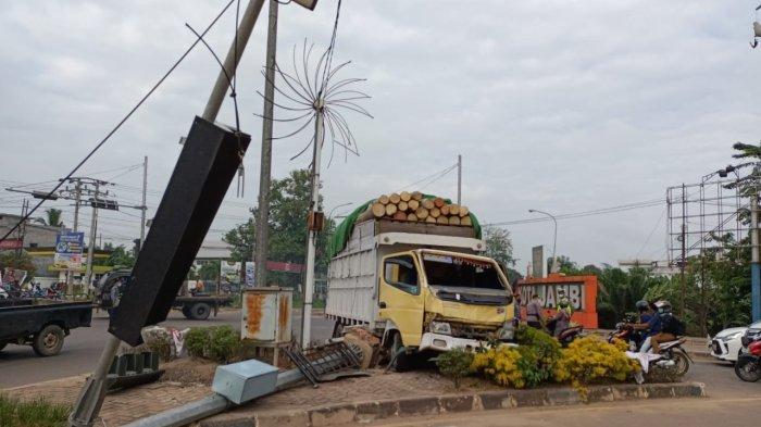 Hasil Pemeriksaan Polisi, Sopir Truk Penabrak Bus SPN Tidak Memiliki SIM